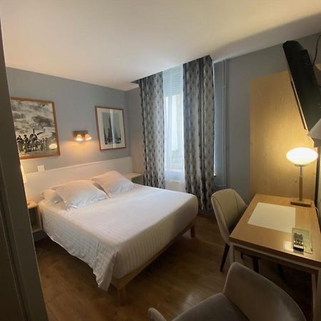 Hotel Le Pelican Charleville-Mezieres Bagian luar foto