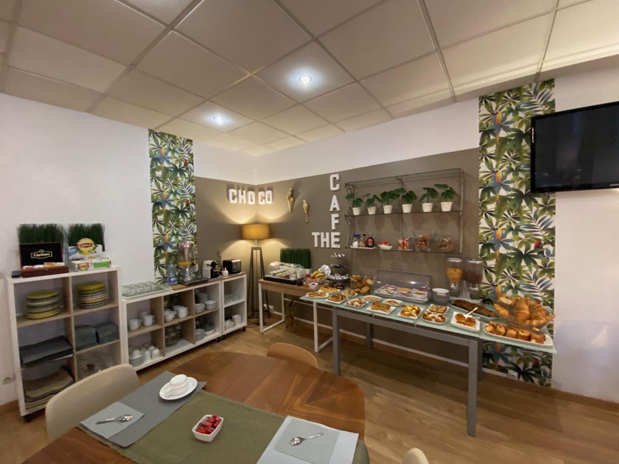 Hotel Le Pelican Charleville-Mezieres Bagian luar foto